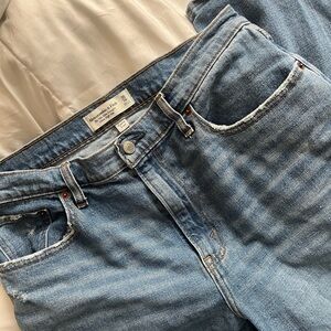 Women’s size 10 Abercrombie 90’s Slim Straight Ultra High Rise Jean (Curve love)